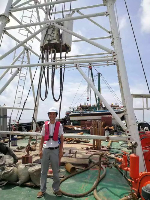 港珠澳大桥工程建设中的河海校友 不曾离开，见水如我——记中交四航院港珠澳大桥岛隧工程勘察项目负责人祝刘文